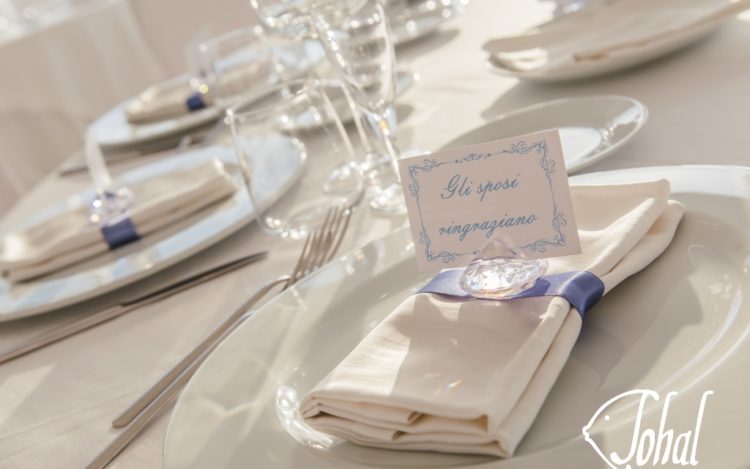 Mise en place per il matrimonio in spiaggia