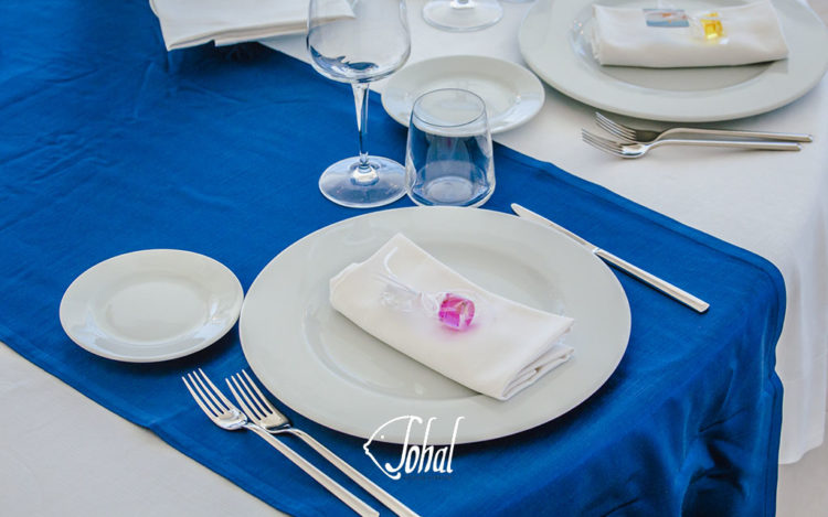 mise en place del matrimonio in spiaggia