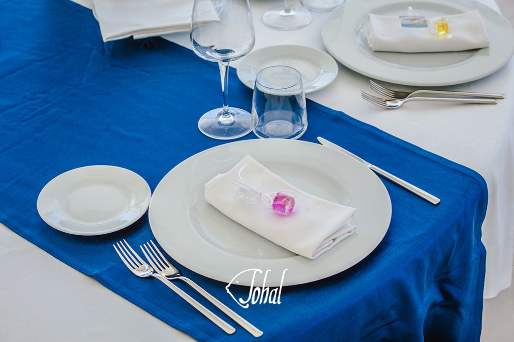 mise en place del matrimonio in spiaggia